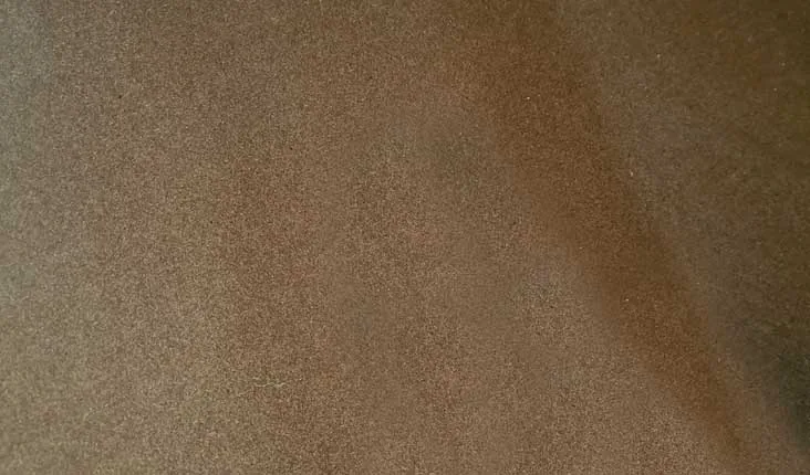 Chapa de Granito Marrom Absoluto, granito marrom escuro de fundo uniforme e aparência sóbria