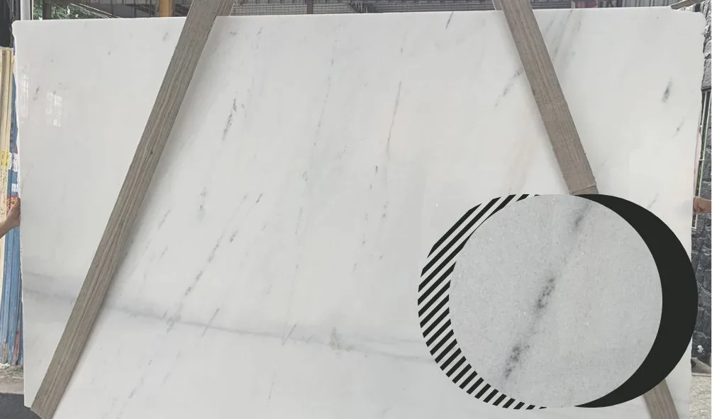 Chapa de Mármore Espírito Santo Especial, mármore nacional branco acinzentado, de desenho leve e uniforme